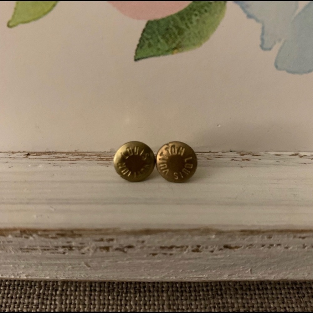 💯 Auth Louis Vuitton riviet earrings